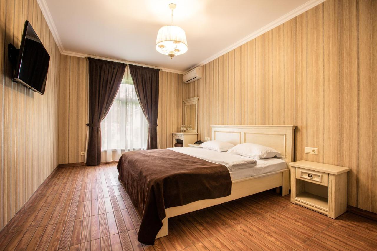 Georg Park Hotel Tarashany Exterior foto