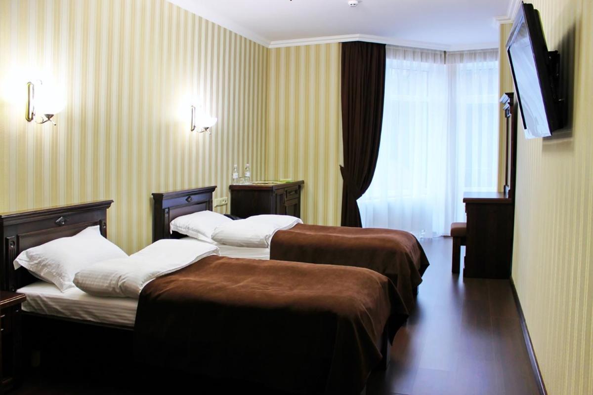 Georg Park Hotel Tarashany Exterior foto